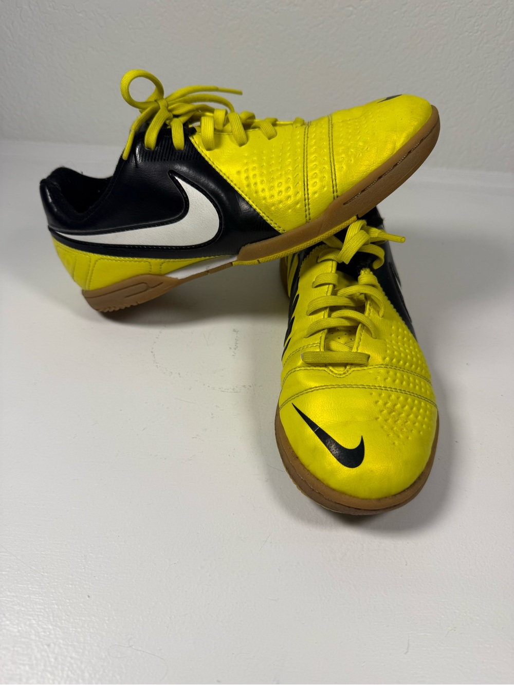 Nike CTR360 Libretto III Youth 4.5 Indoor Soccer Shoes